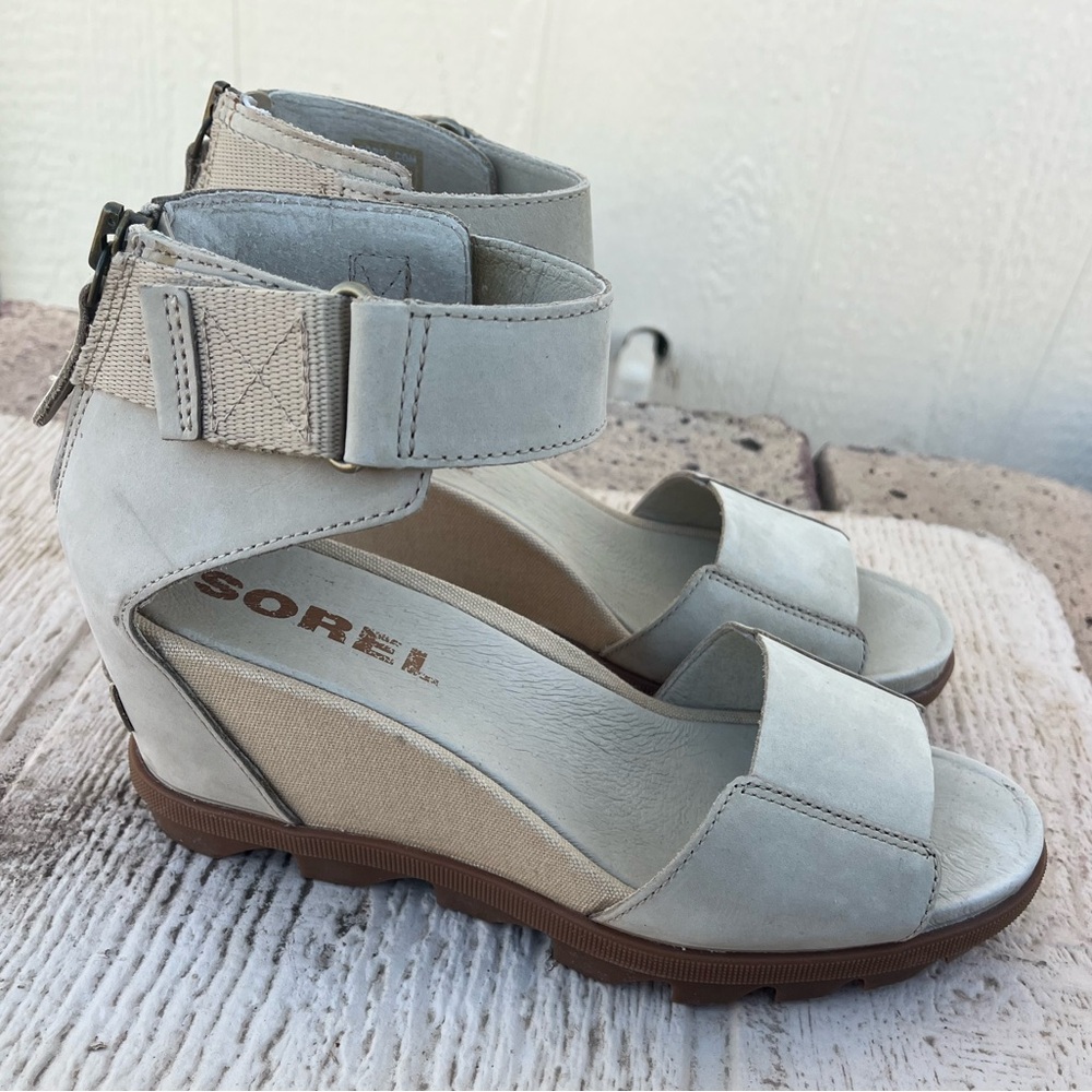 SOREL Joanie II Ankle Strap Wedge Sandals‎ Gray Leather Women's 9 Rugged Sole
